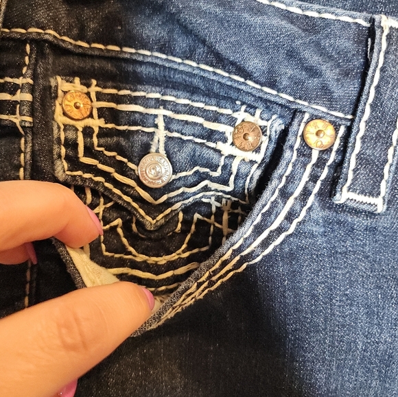 True Religion Bootcut Lowrise Darkwash Jeans Women's Size 31 - Picture 15 of 16